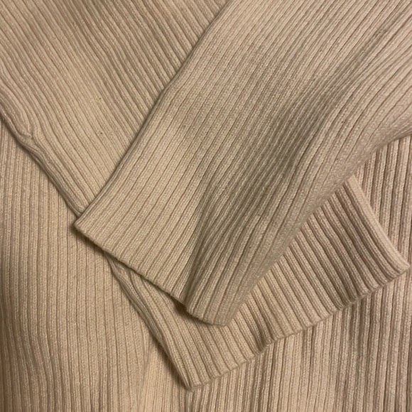 M white sweater - Picture 4 of 6